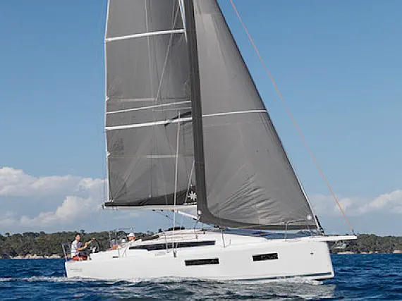 Sun Odyssey 350