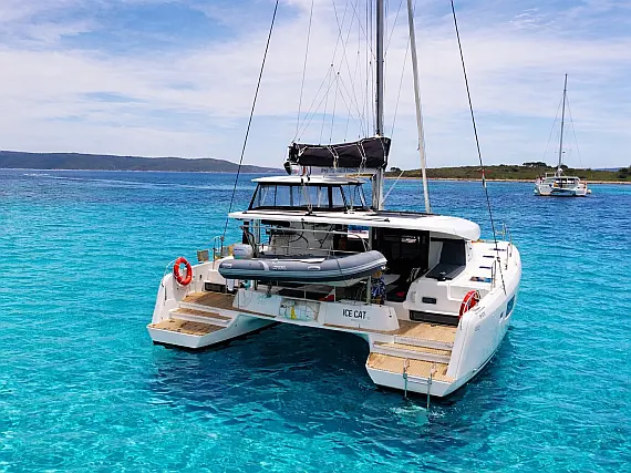 Lagoon 42
