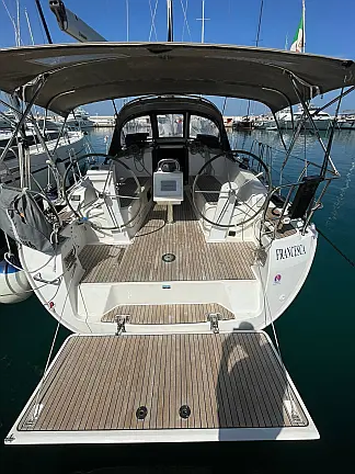 Bavaria Cruiser 37 - External image