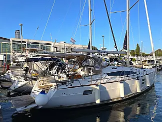 Elan Impression 45 - External image