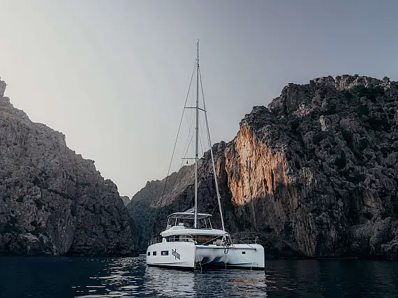 Lagoon 55