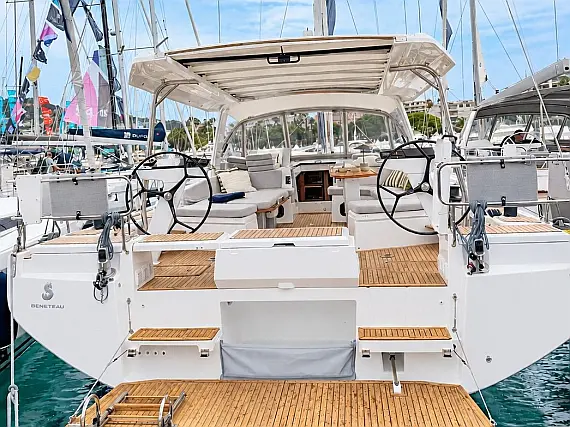 Oceanis 52