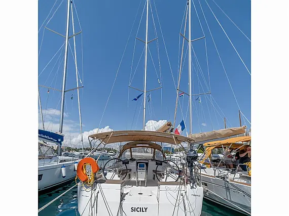 Sun Odyssey 449