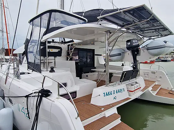 Lagoon 42