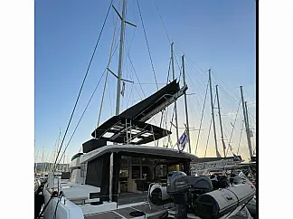 Lagoon 52 - External image