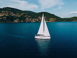 Bavaria Cruiser 46 - External image