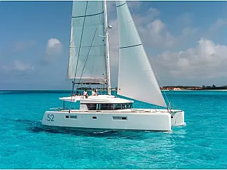 Lagoon 52F - External image