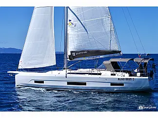 Dufour 470 - External image