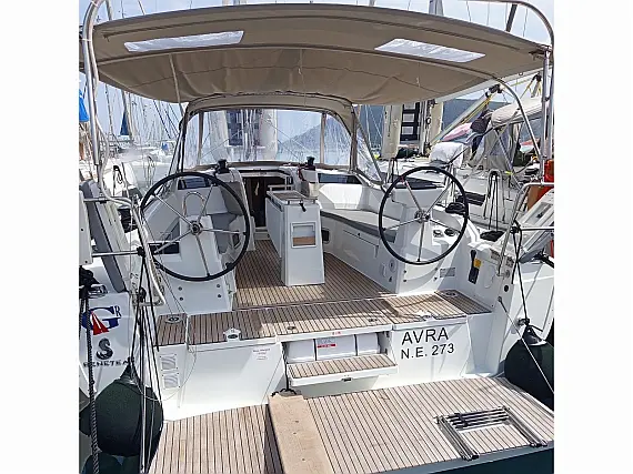 Oceanis 37.1 - External image