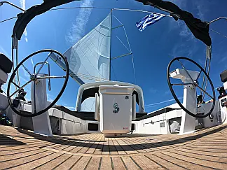 Oceanis 51.1 - External image