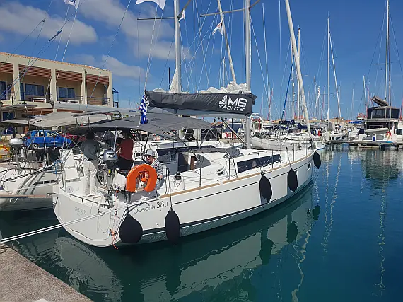 Oceanis 38.1 (3 cab.)